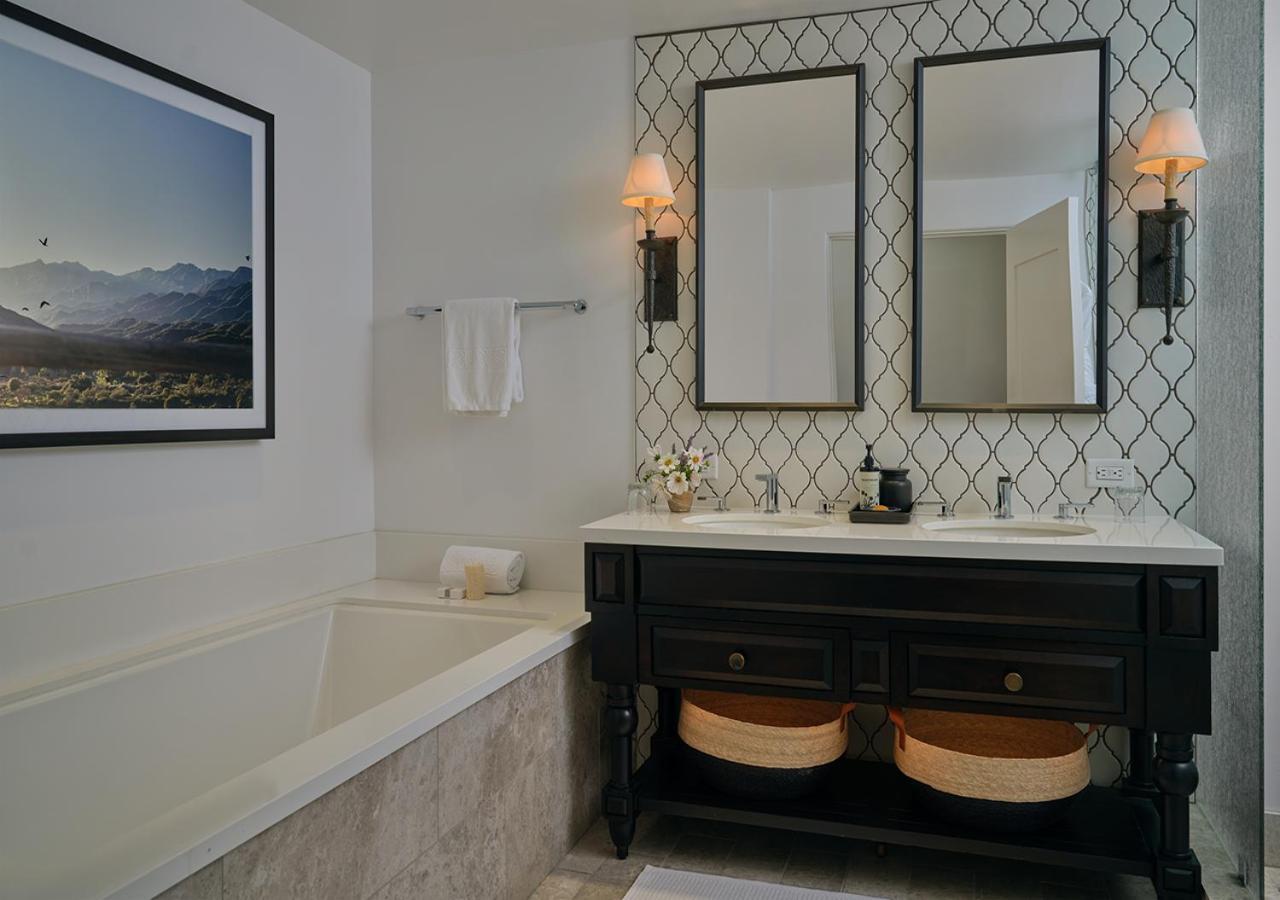 Vista Luxury Room  King Bed,1620985581:JPEG