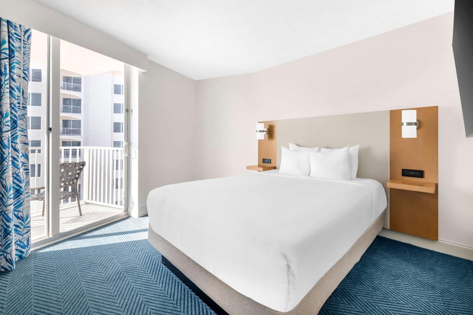 Two-Bedroom Queen Suite Balcony,1621407326:JPEG