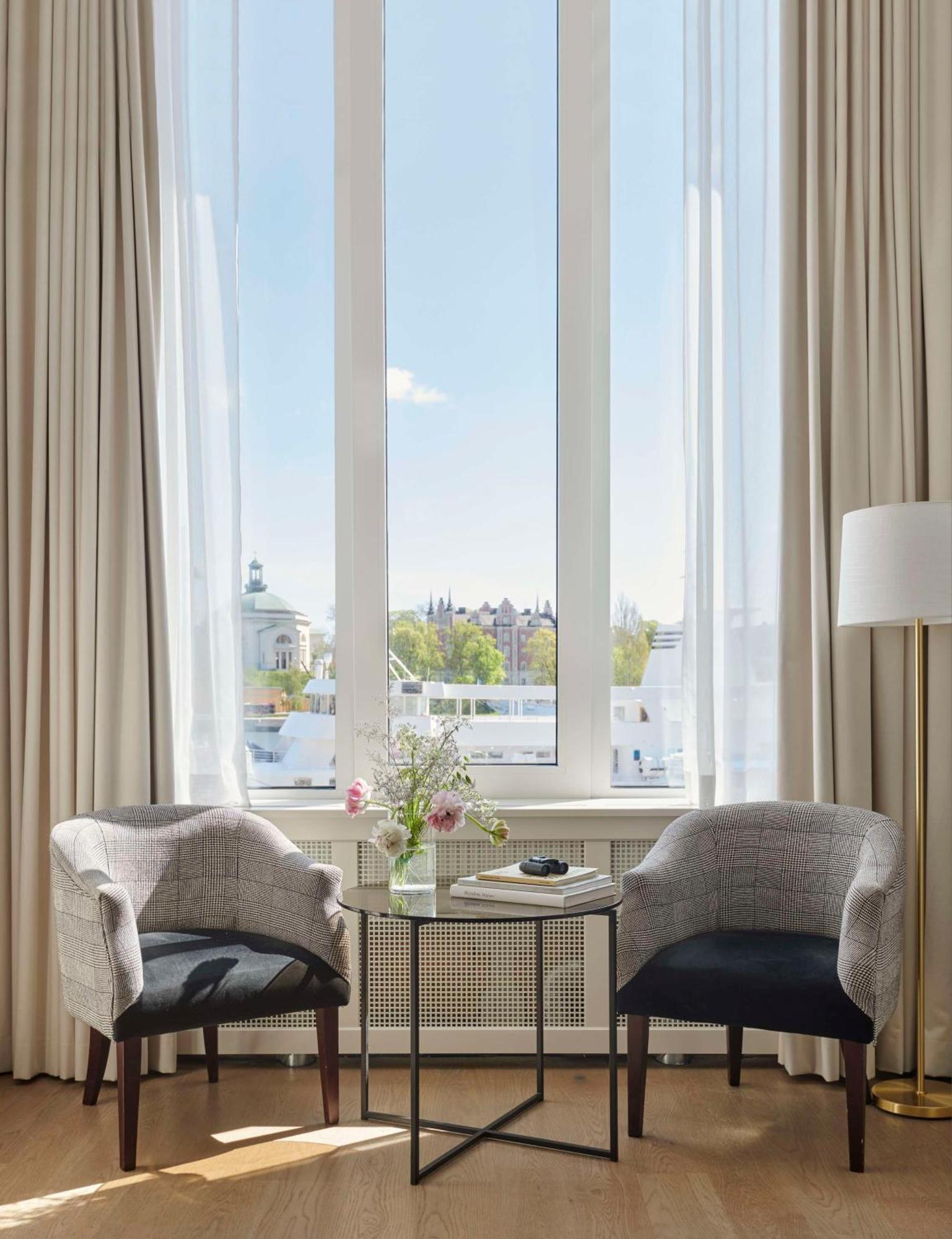 Deluxe King Room with Sea View
