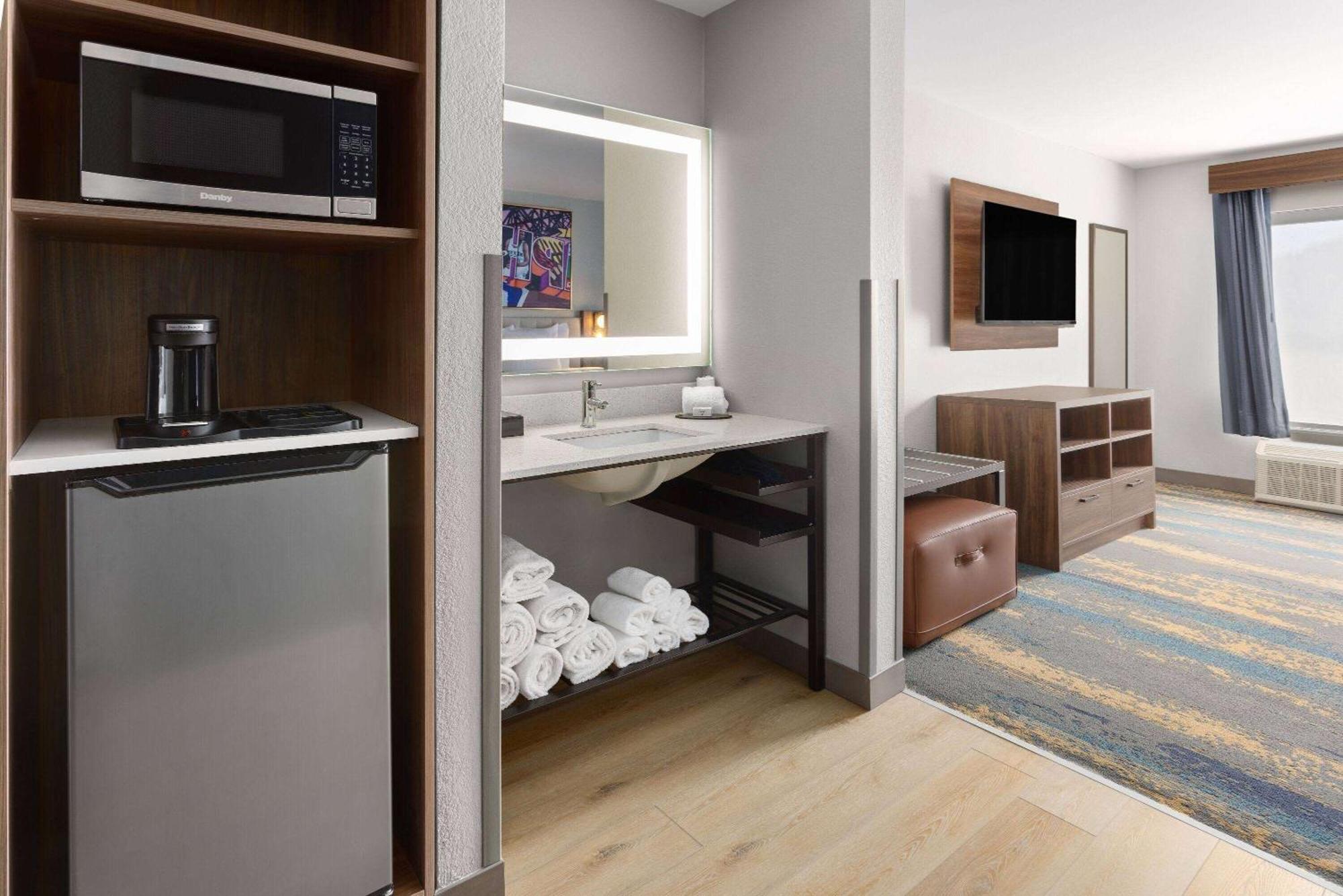 Deluxe Double Room with Shower