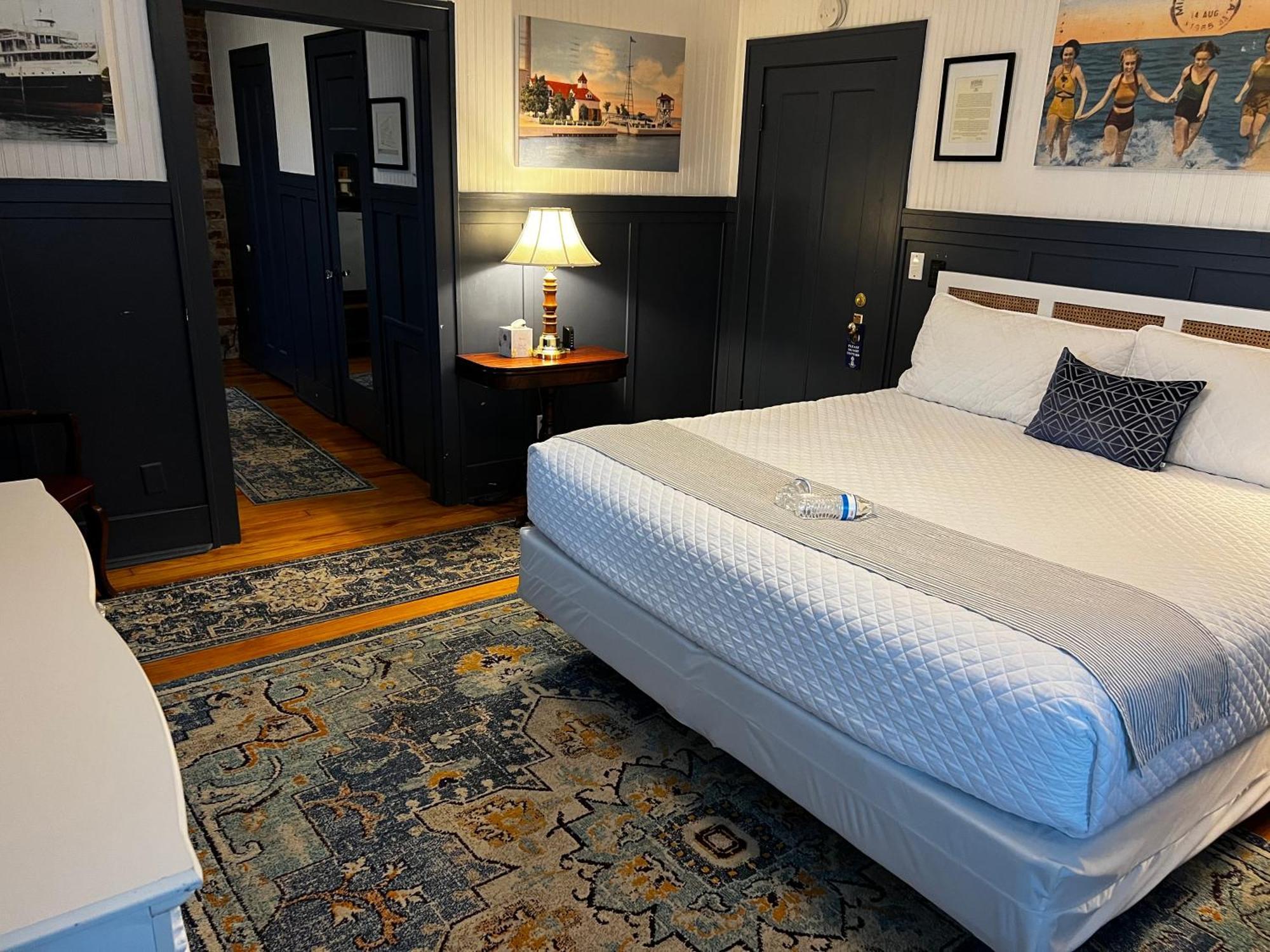 Triple Room,1624799253:JPEG