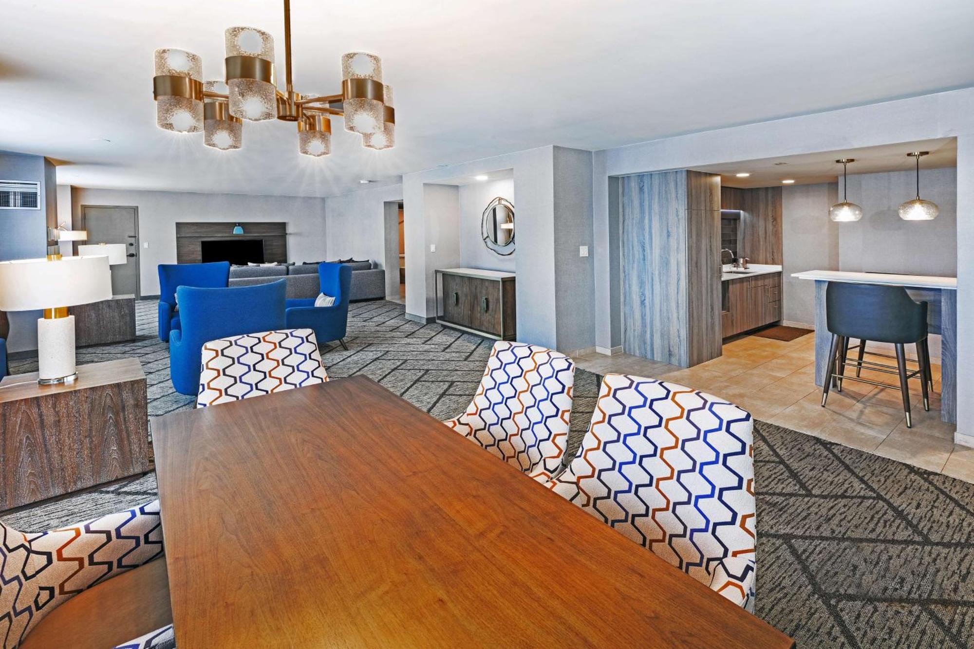 One-Bedroom King Suite,1629393392:JPEG