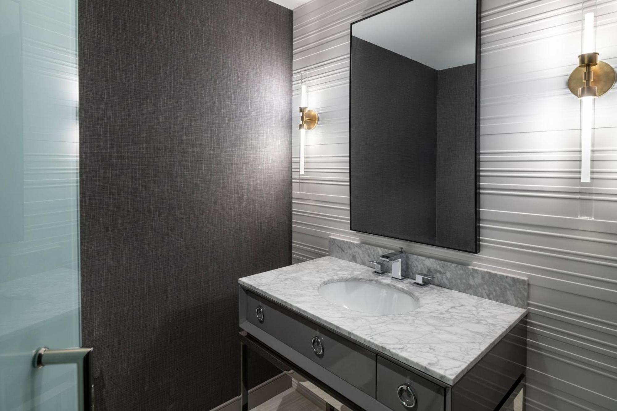 One-Bedroom King Suite