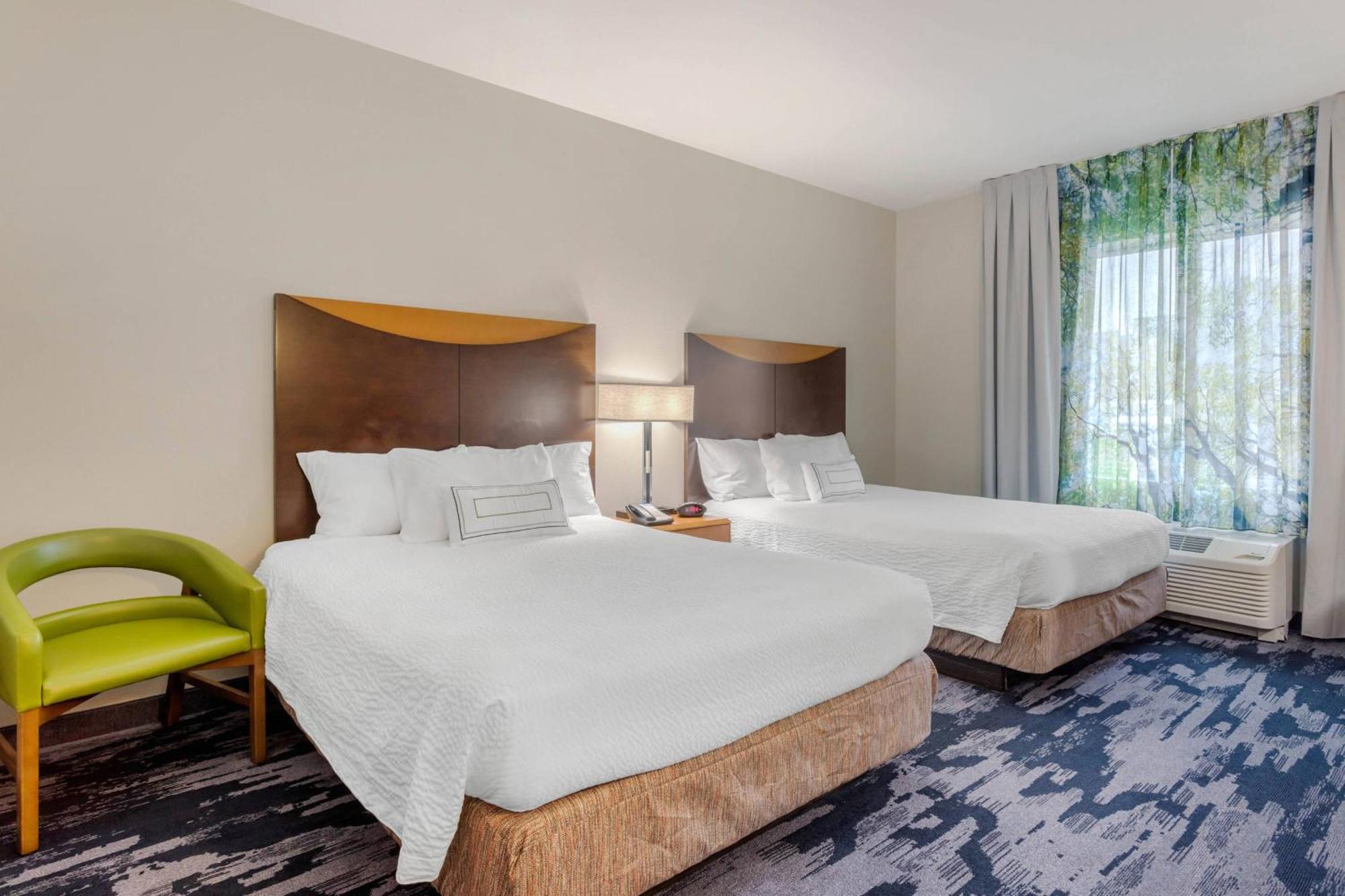 Queen Room with Two Queen Beds and Bathtub - Mobility Access/Hearing Accessible
