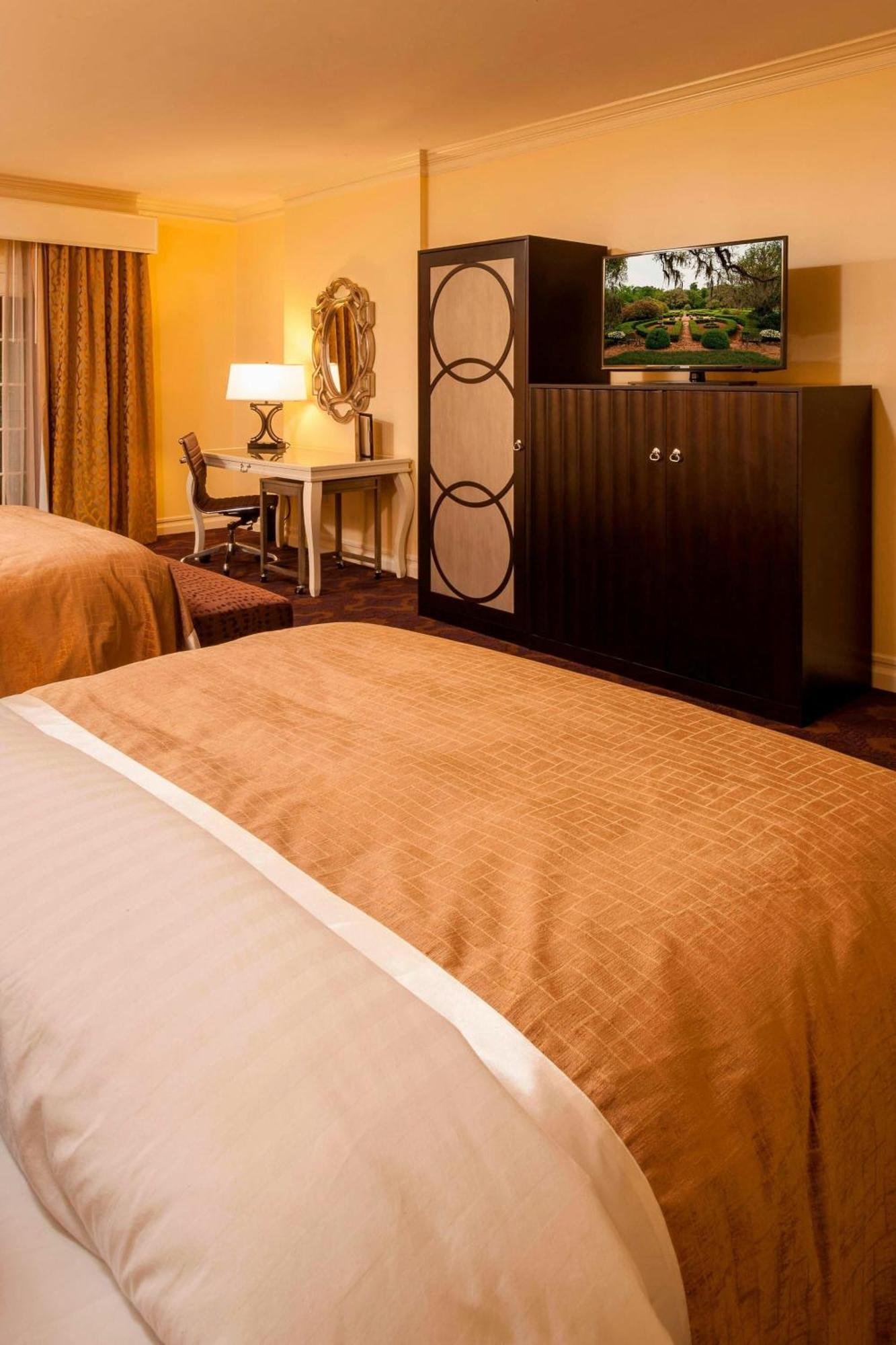 Queen Room with Two Queen Beds - Hearing Accessible,1632253585:JPEG