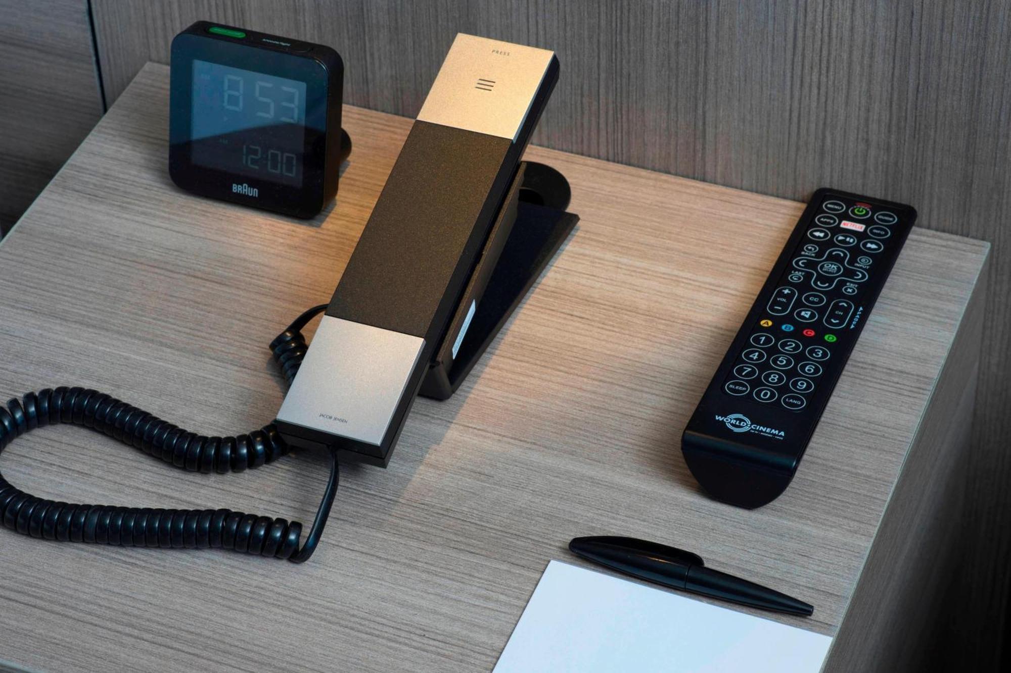 Queen Room,1632294066:JPEG