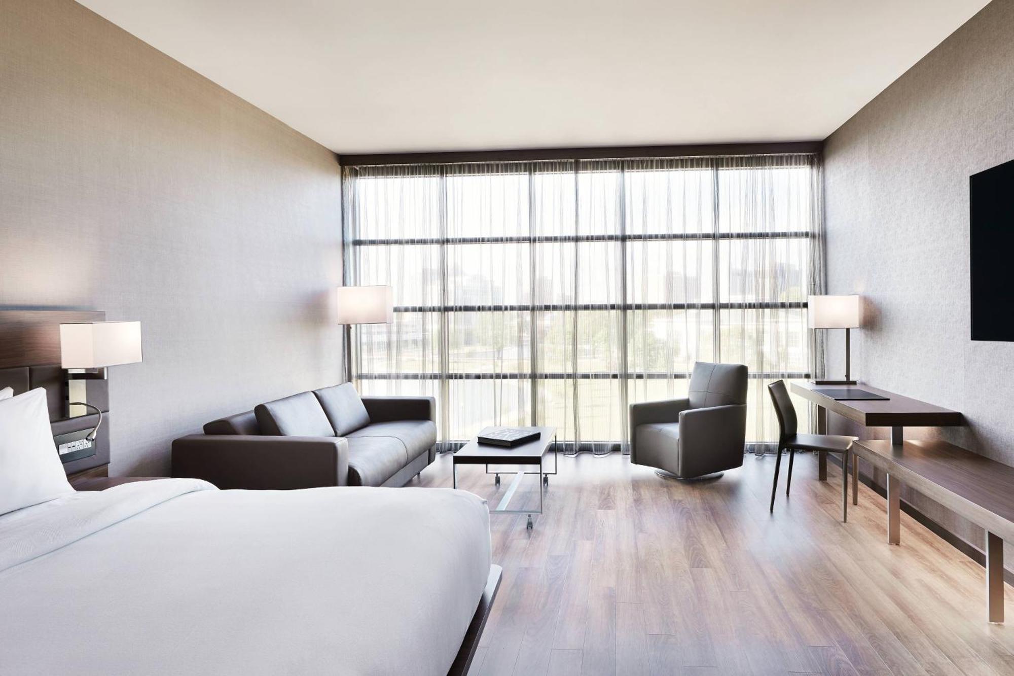 King Room with Sofa Bed and City View - Hearing Accessible