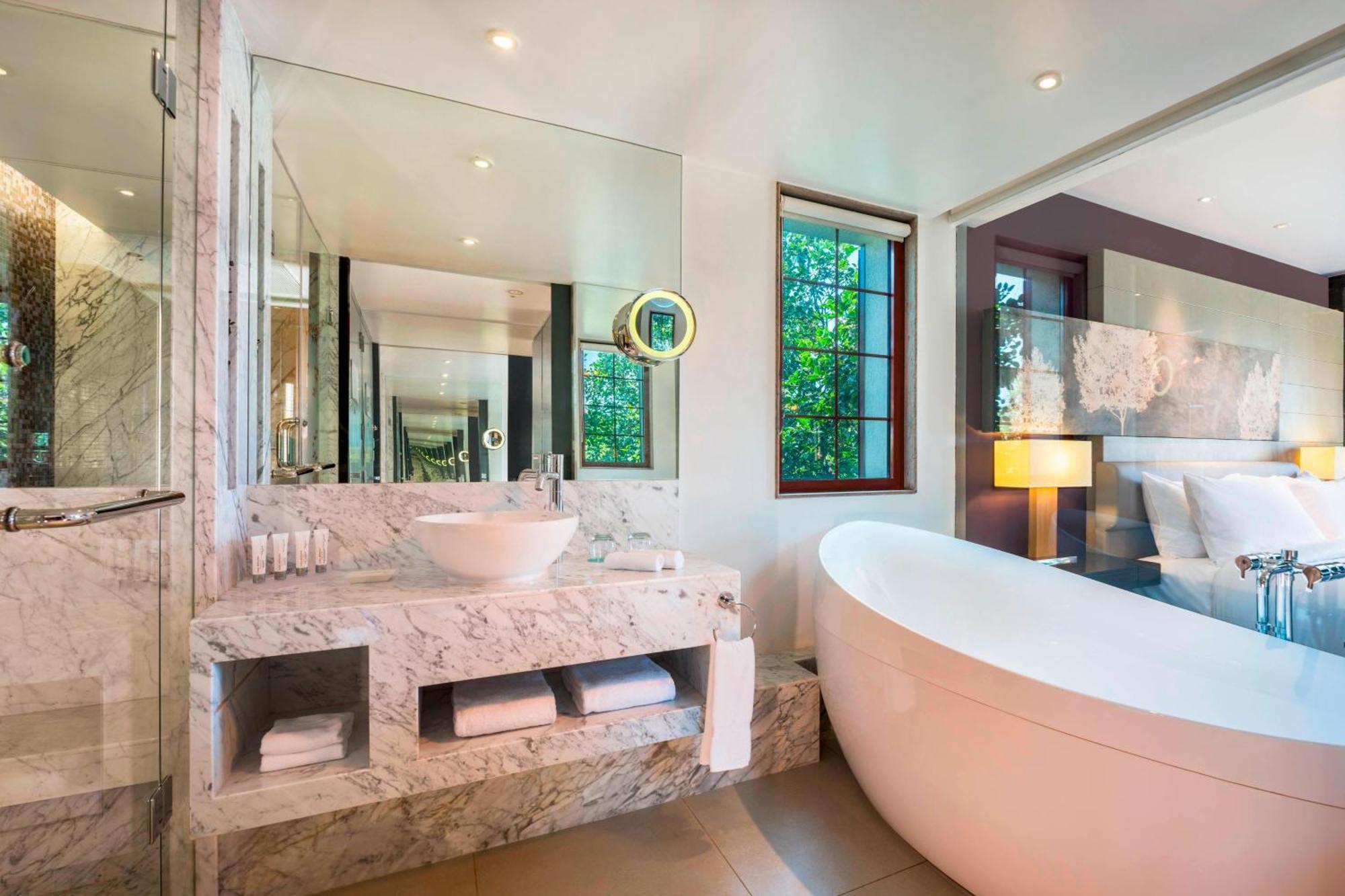 1 King Bed, Forest View, Tranquility Suite,1633012168:JPEG