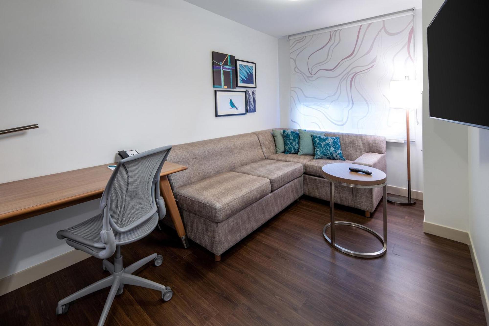 1 Bedroom Suite 1 King Sofa bed,1633036256:JPEG
