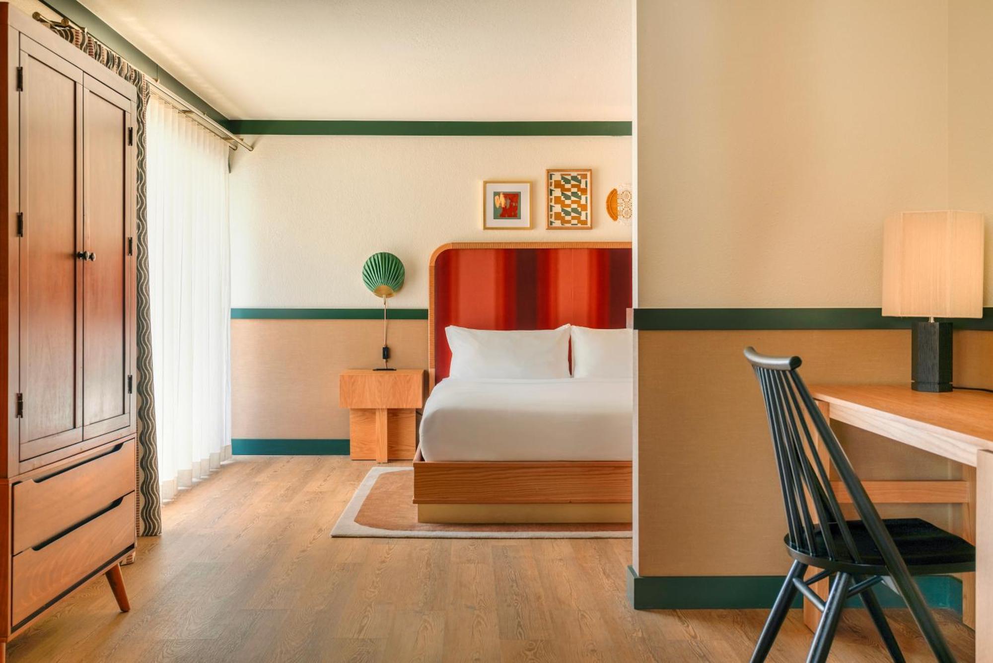 Deluxe Suite,1633678289:JPEG