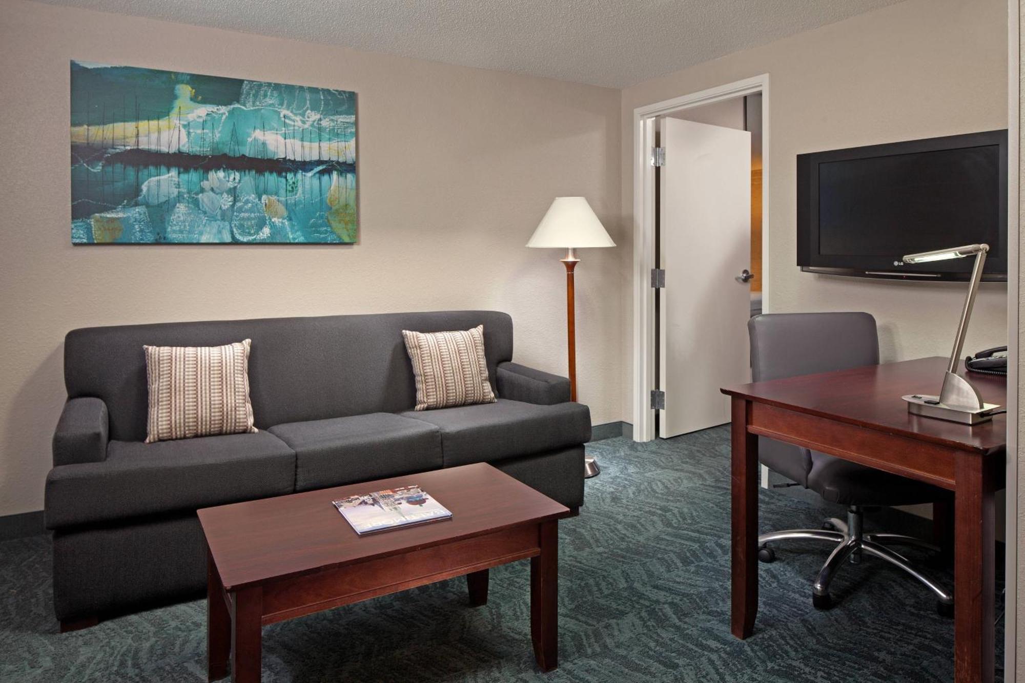 Two-Bedroom Suite Two King Beds High Floor Trundle Sofa,1634416474:JPEG