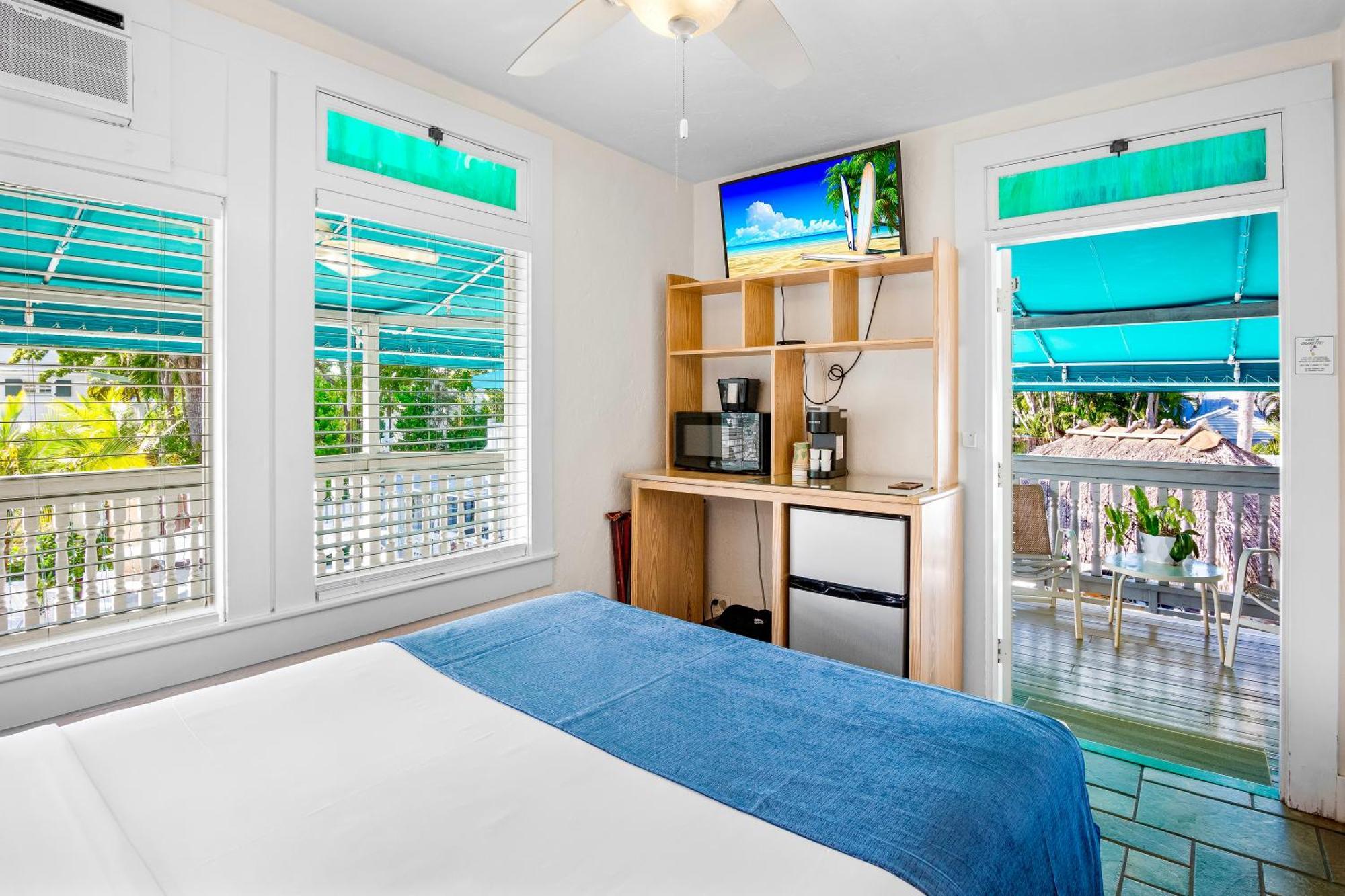 Queen Island Room,1635248476:JPEG