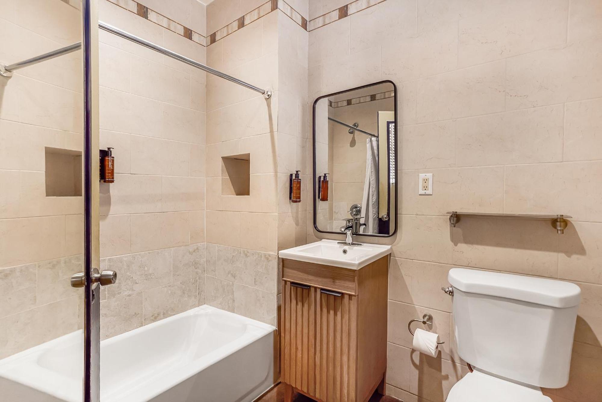 Private Suite (4 Adults)