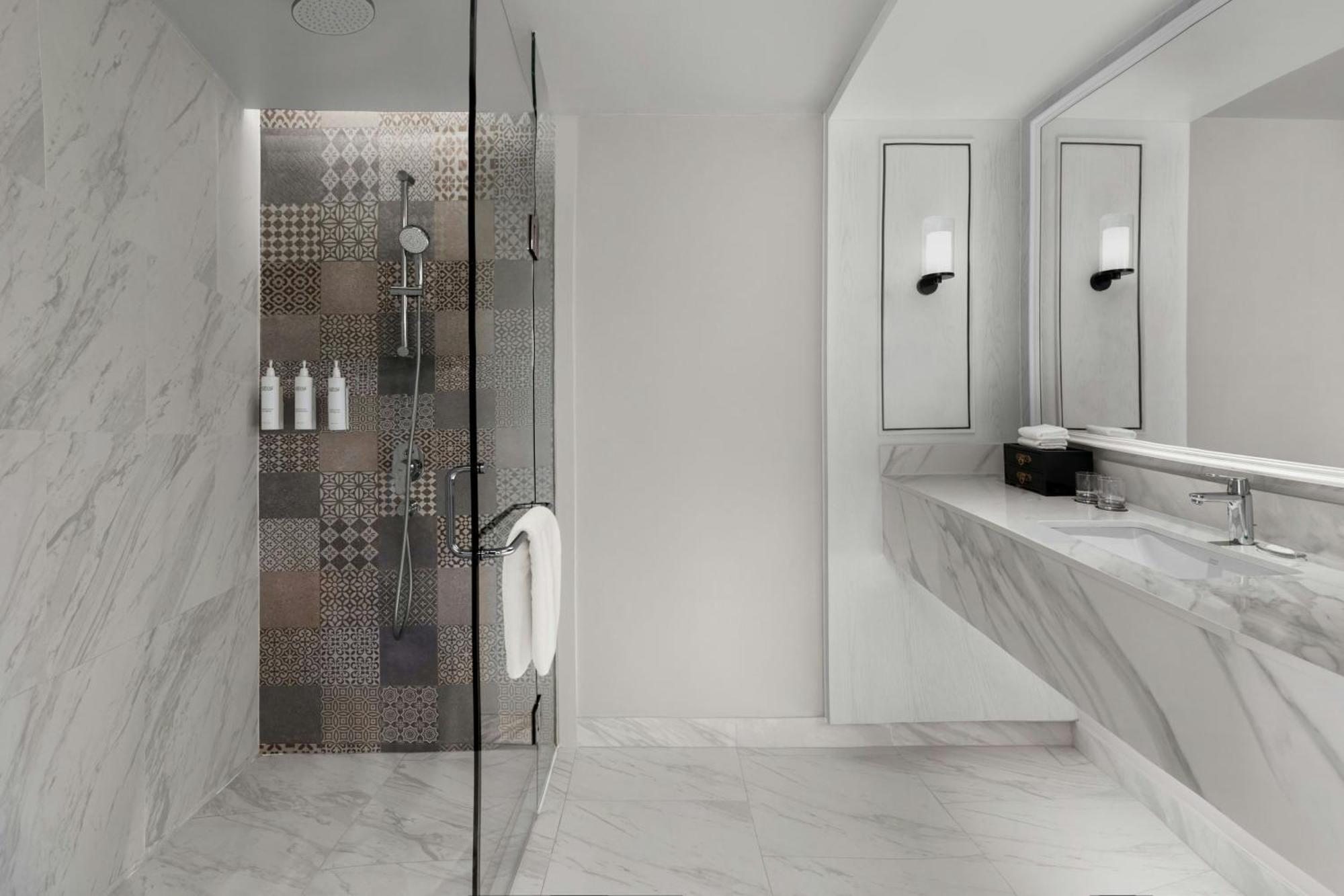 Executive King Suite with City View,1643148987:JPEG