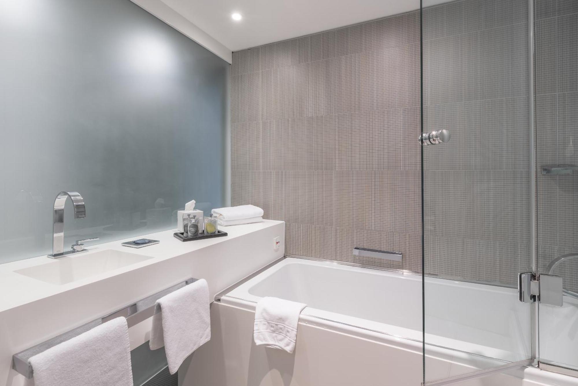 Superior Double Room with Balcony and Sea View,1739370160:JPEG