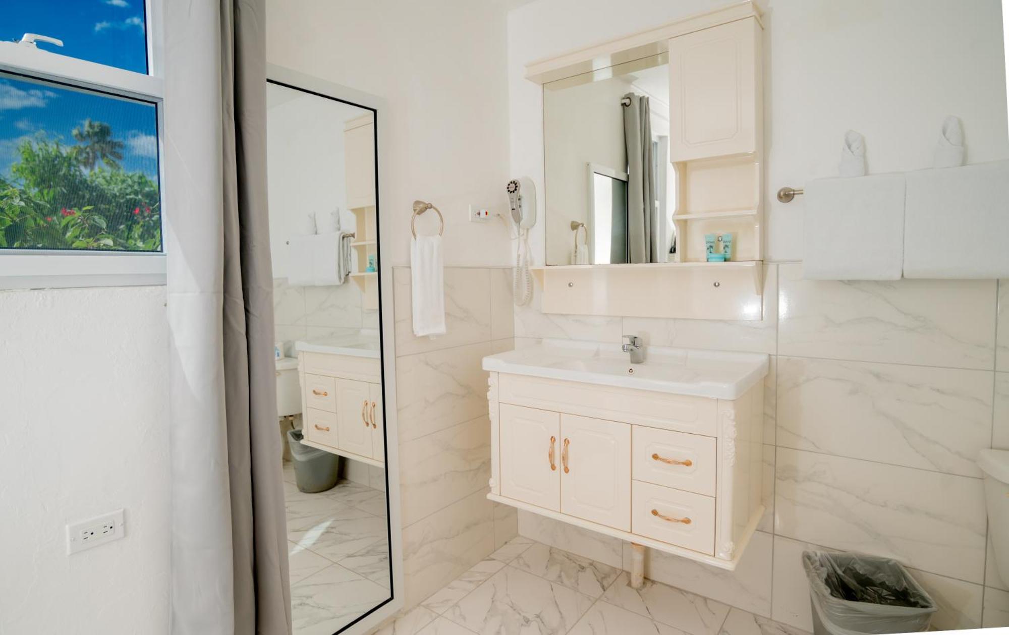 Superior King Room,1644431960:JPEG