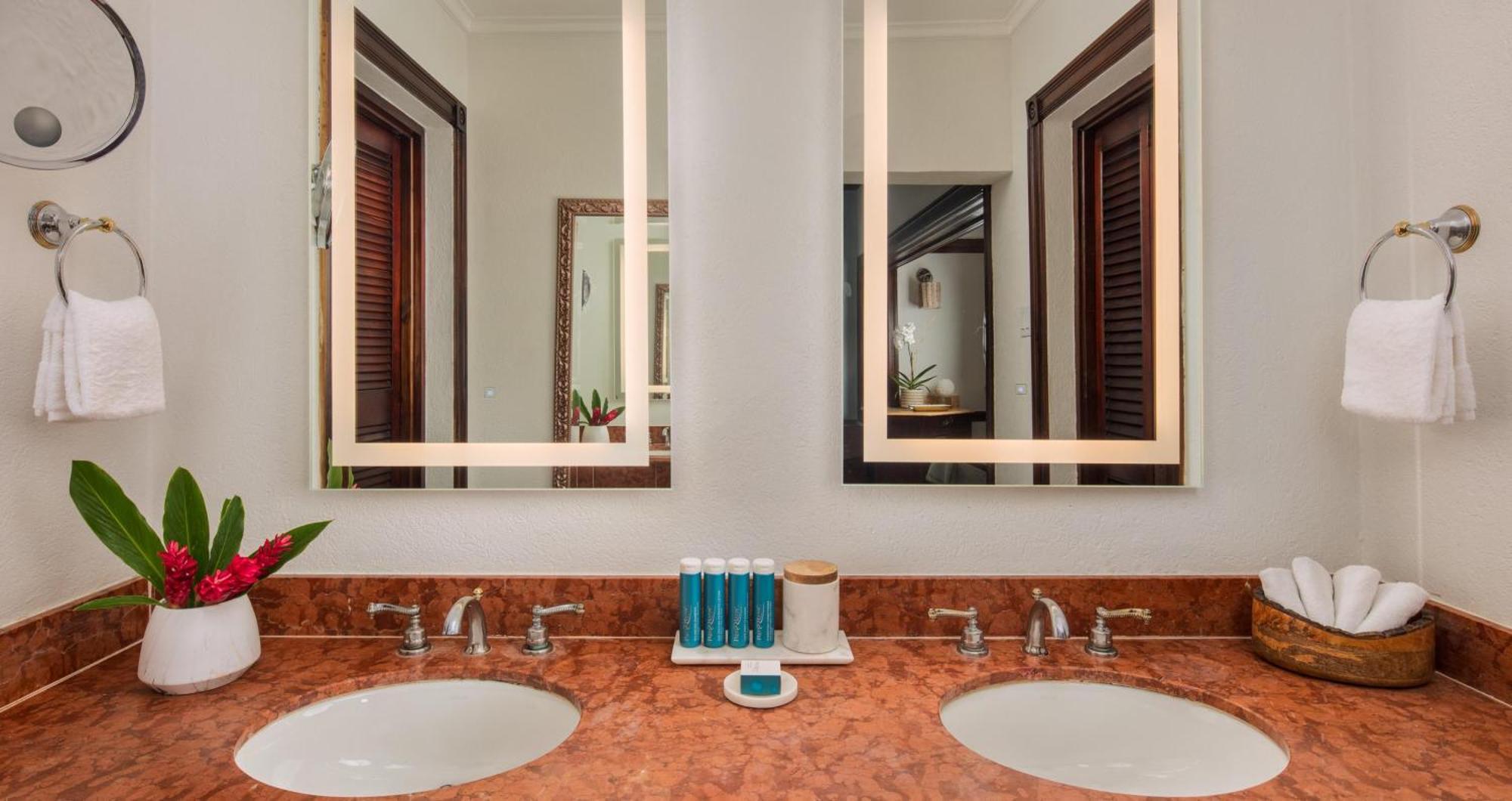 Viceroy Honeymoon Oceanfront Butler Suite