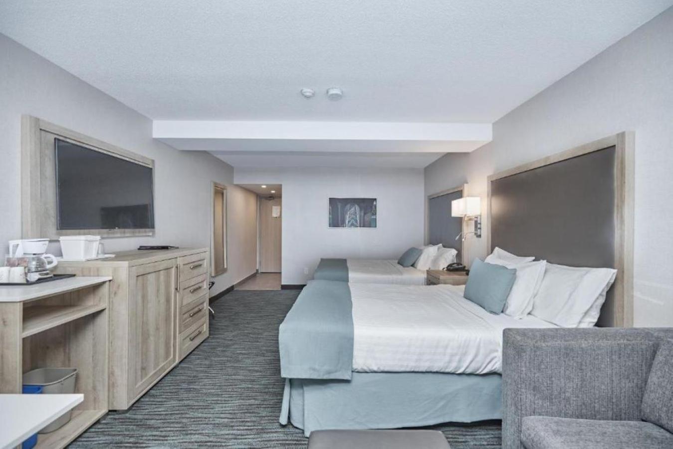 Cityview Deluxe Guest room, 2 Queen Beds & Sofa Bed,1656176720:JPEG