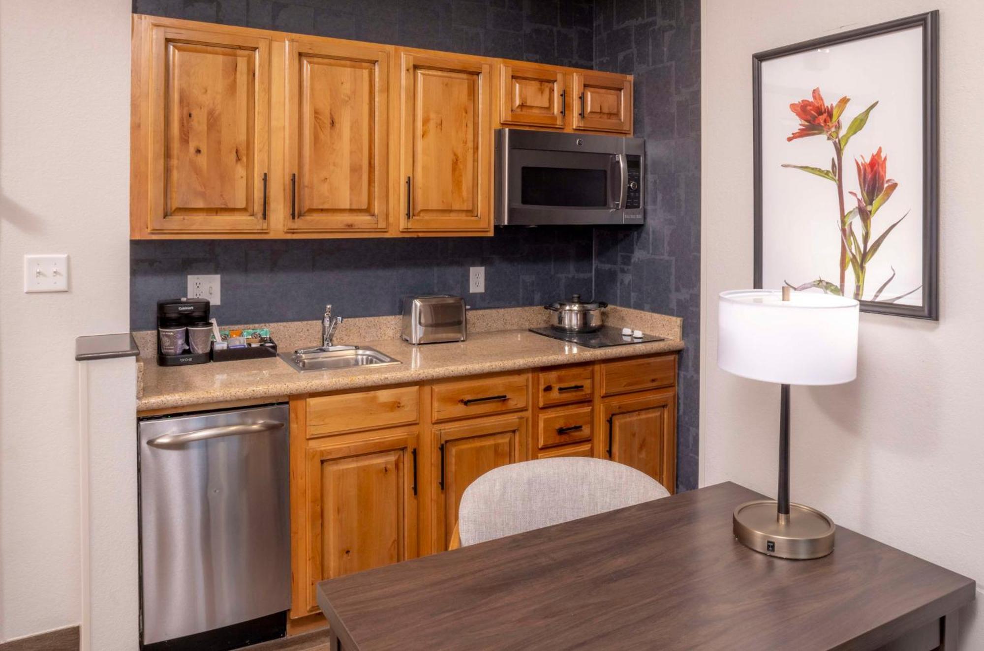 One Bedroom Suite with Two Double Beds