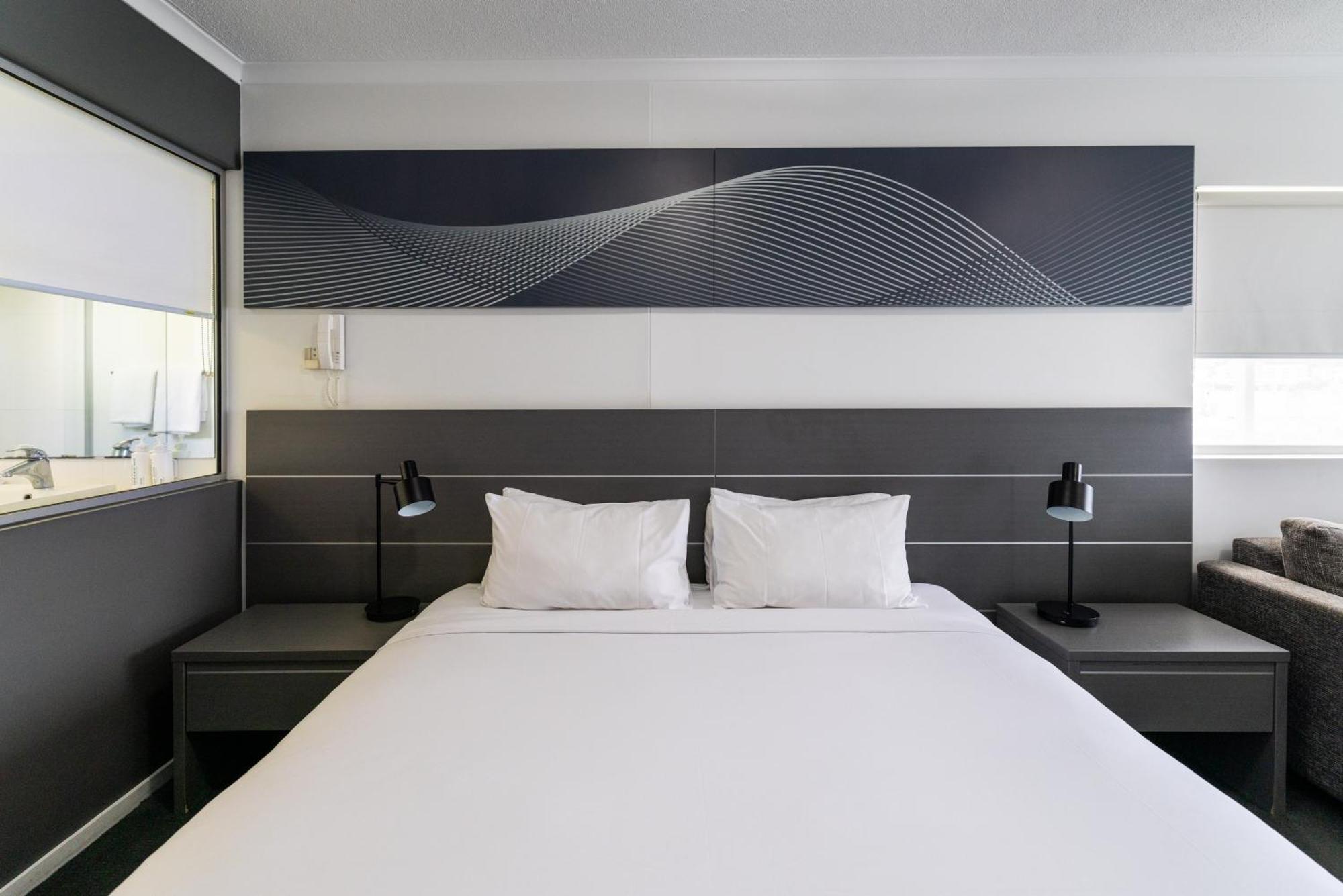 Studio,1651732339:JPEG