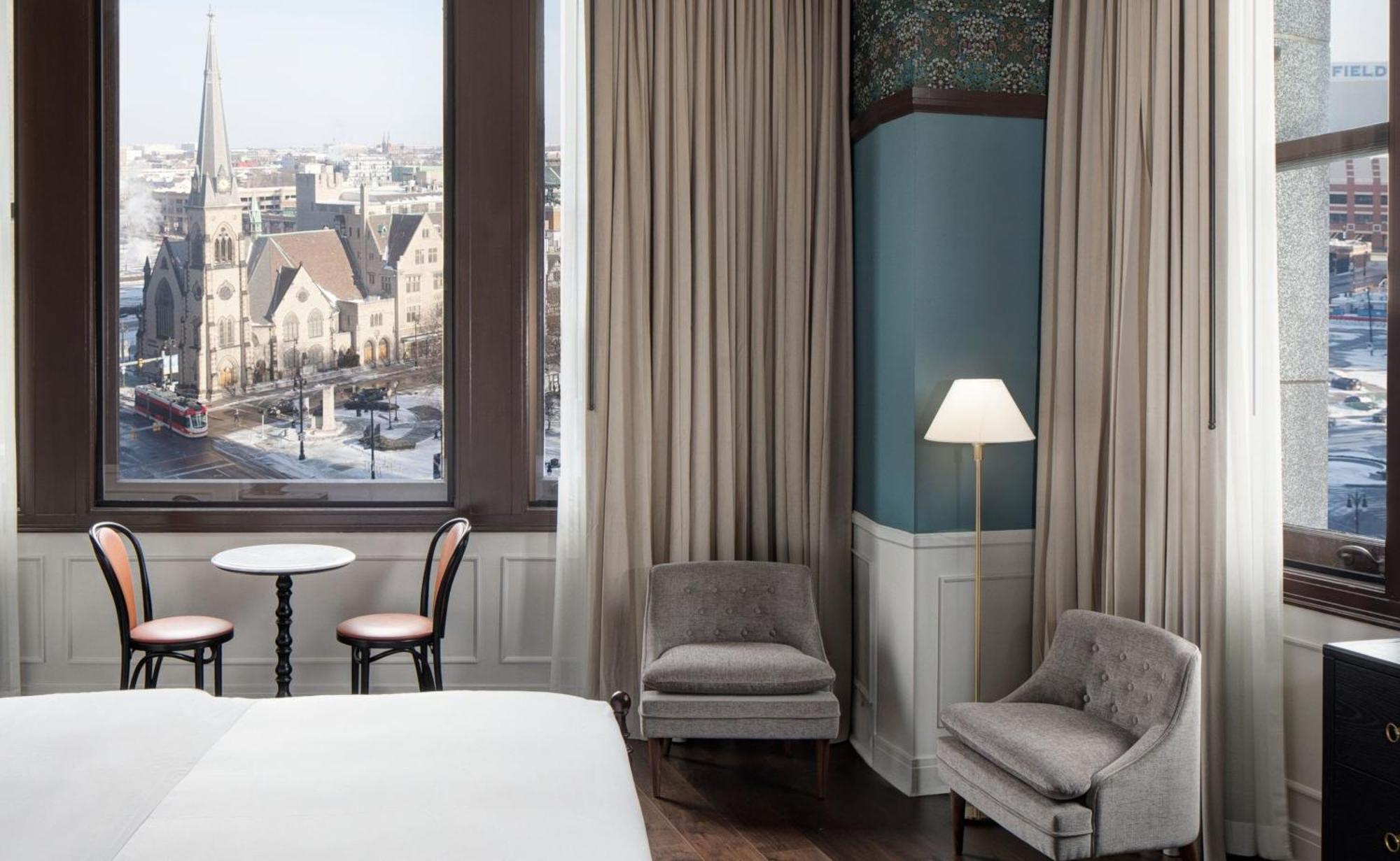 Corner King Room with City View,1655293588:JPEG