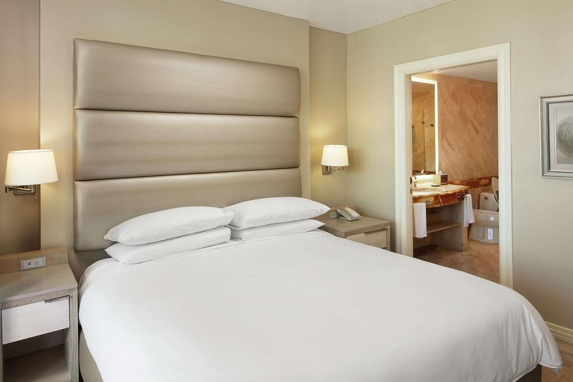 King Studio with City View,1657146287:JPEG