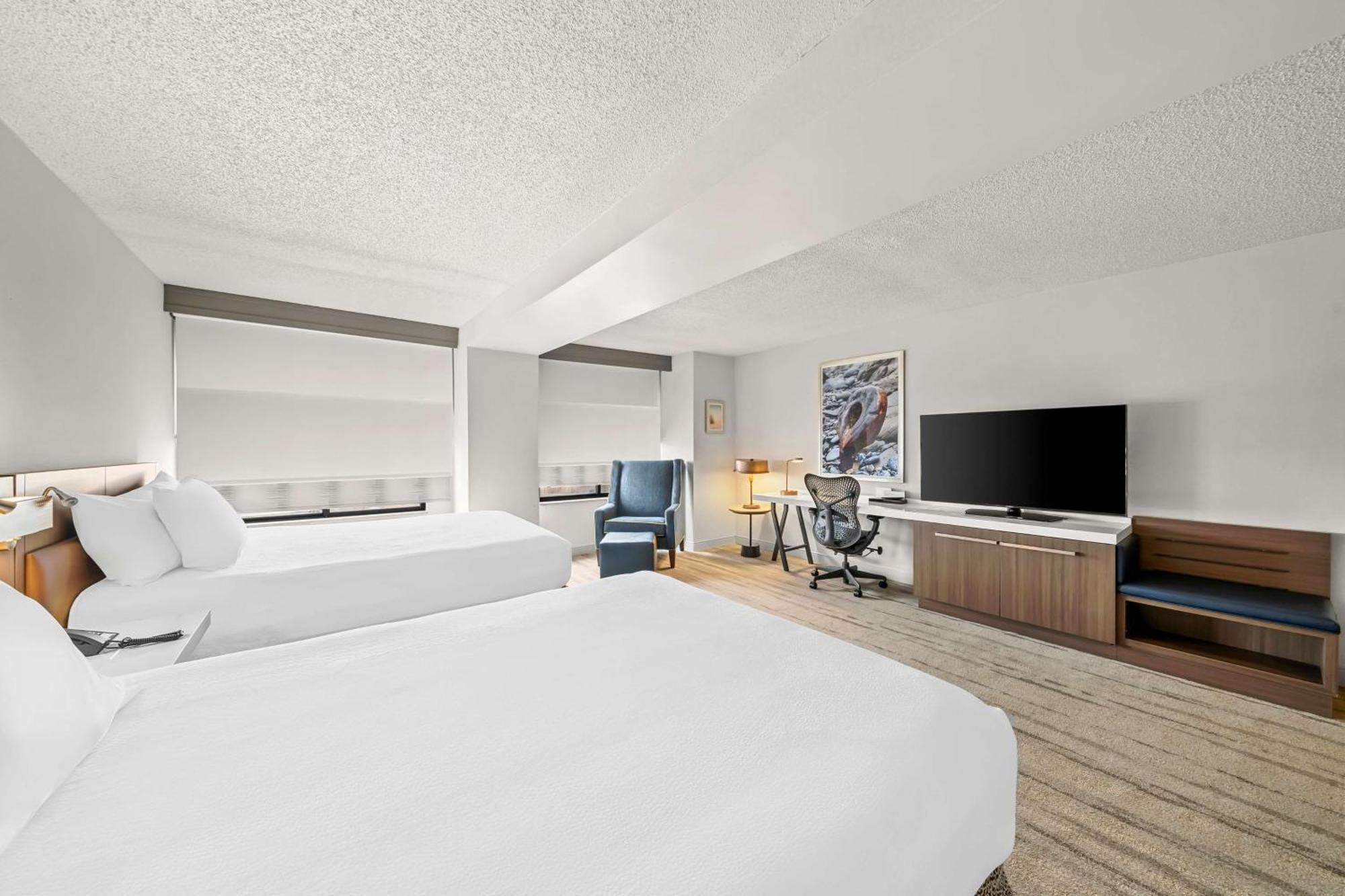 Queen Room with Two Queen Beds - Mobility and Hearing Access,1658754829:JPEG