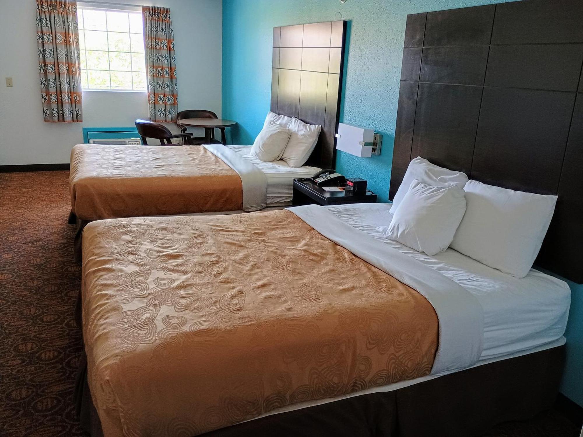 Deluxe Queen Room Tub w or Grab Bars Interior Corridor Mobility Accessible or Non-Smoking,1660294036:JPEG