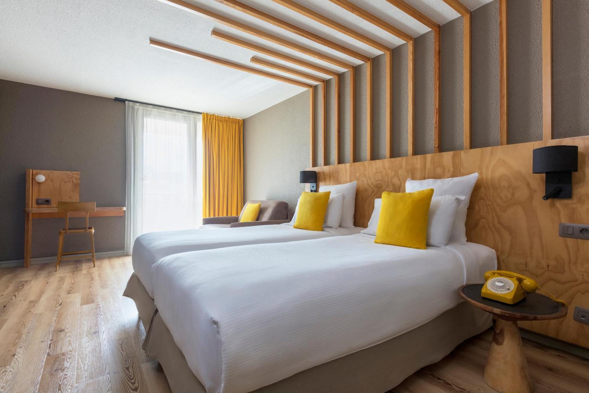 Superior Room with Balcony and Garden View