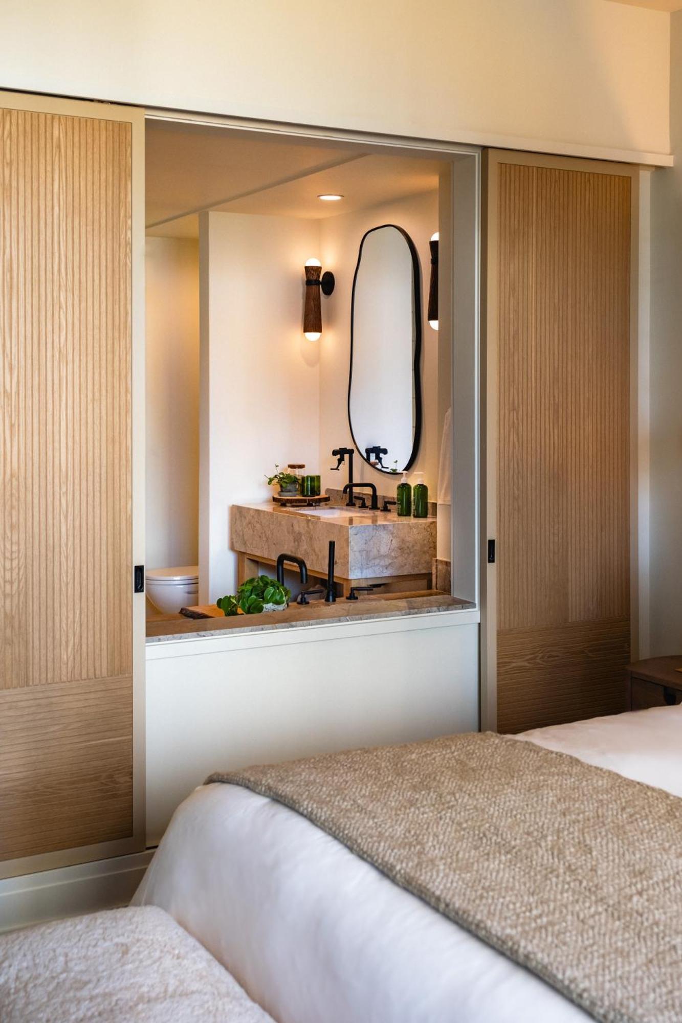 Hillside 2 Queen Beds,1664651942:JPEG