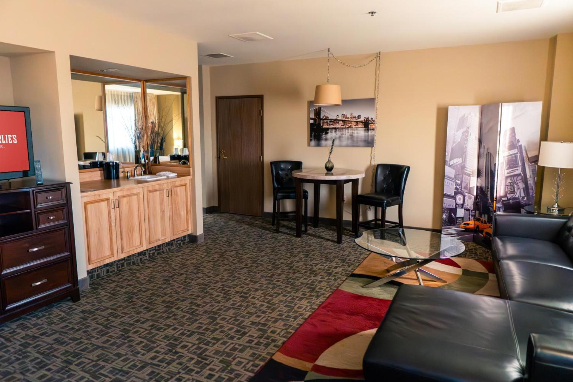 Mini Suite,1668048871:JPEG