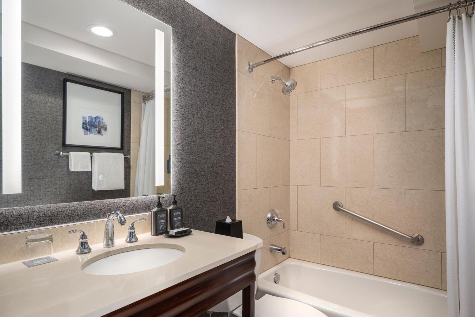 2 Queen and Sofa bed Deluxe Guest room,1697855679:JPEG