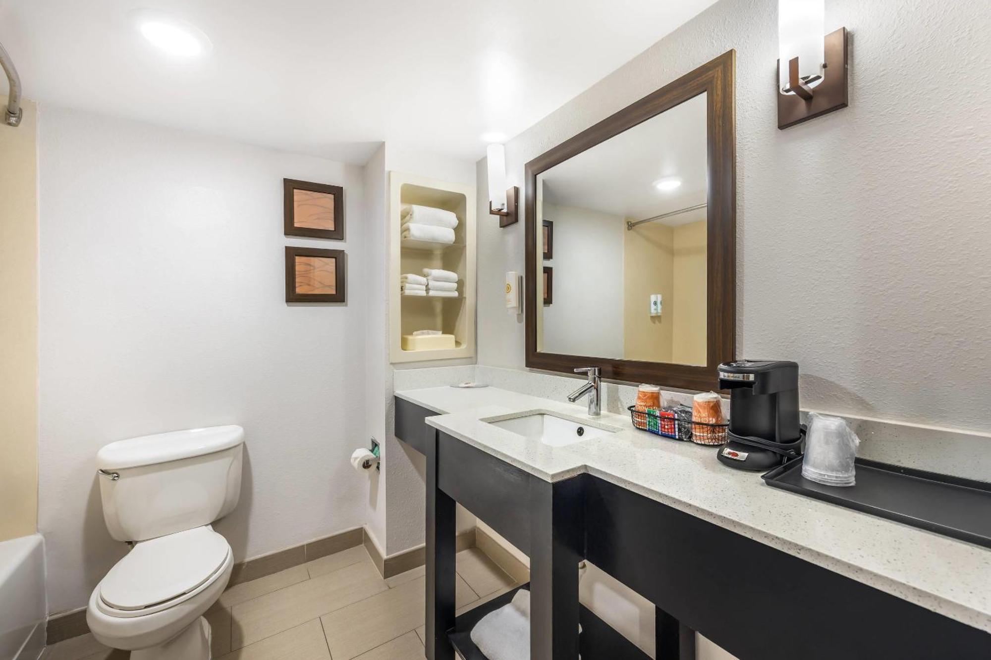 King Room - Non-Smoking,1668062441:JPEG