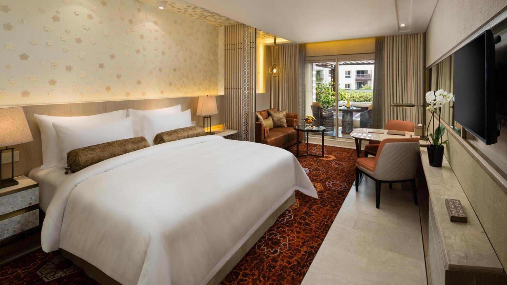 Grand Deluxe Private Jacuzzi® Room King Bed,1668095474:JPEG