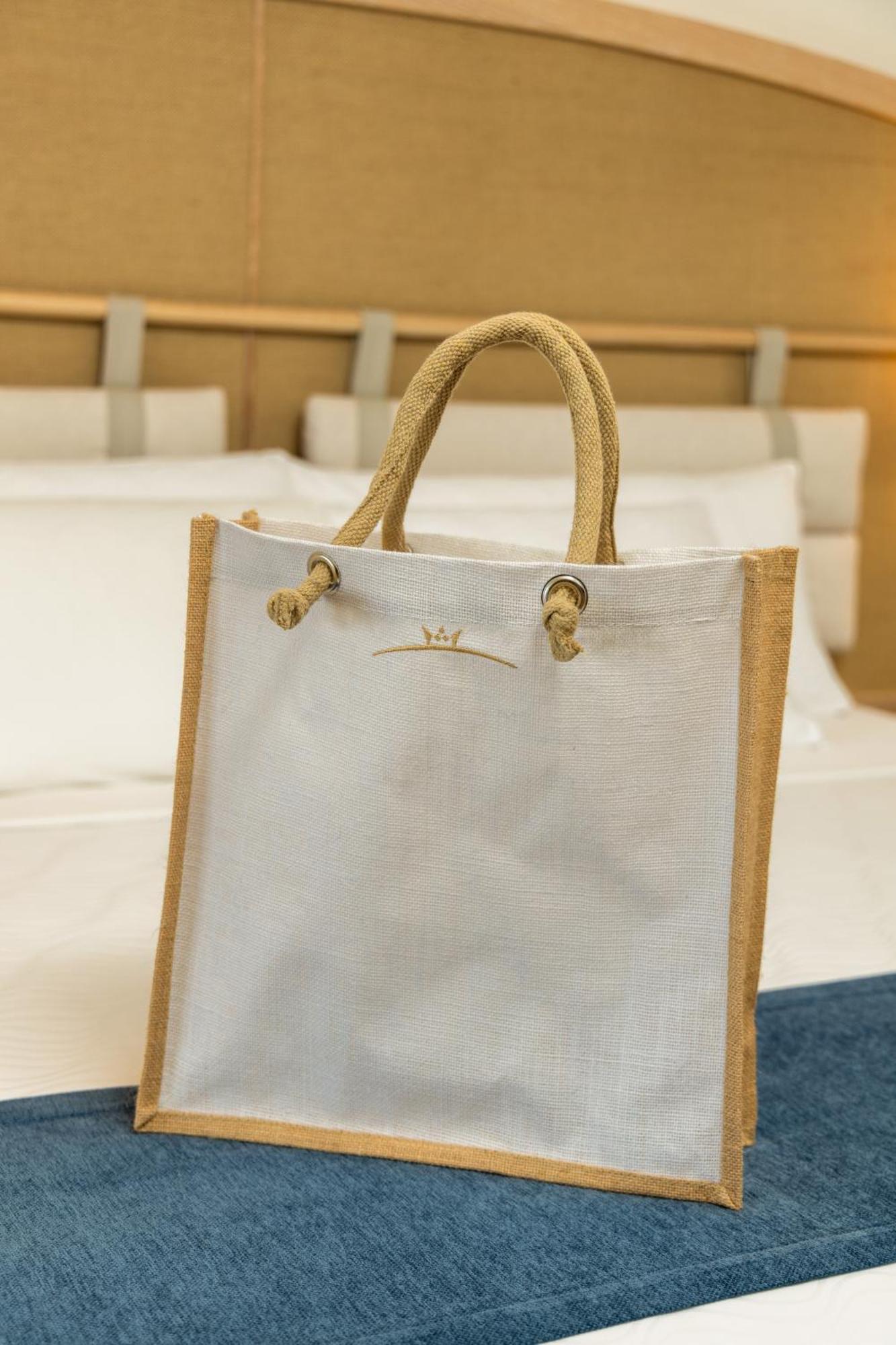 Superior Honeymoon Suite Ocean Front- King Size Bed,1672566915:JPEG