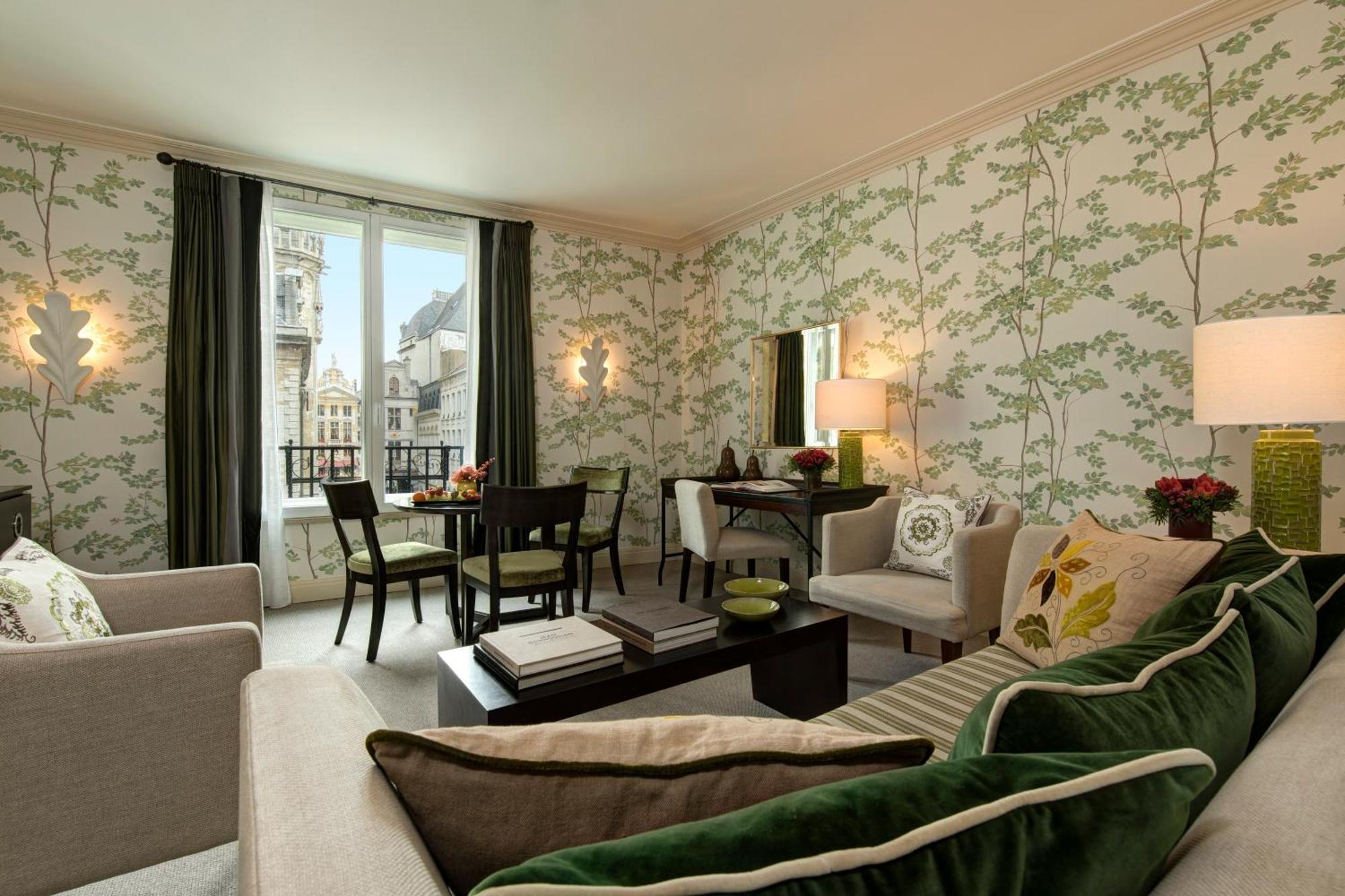 Executive Suite,1742598908:JPEG