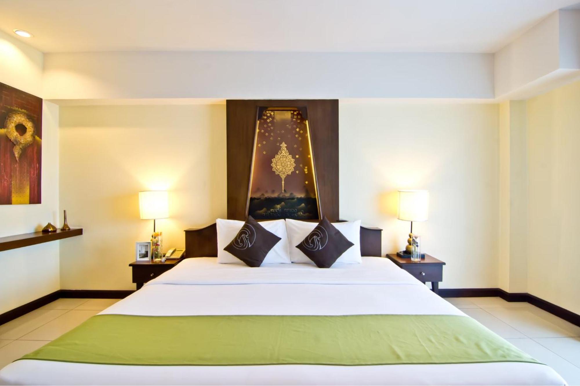 Deluxe Double or Twin Room with Pool View