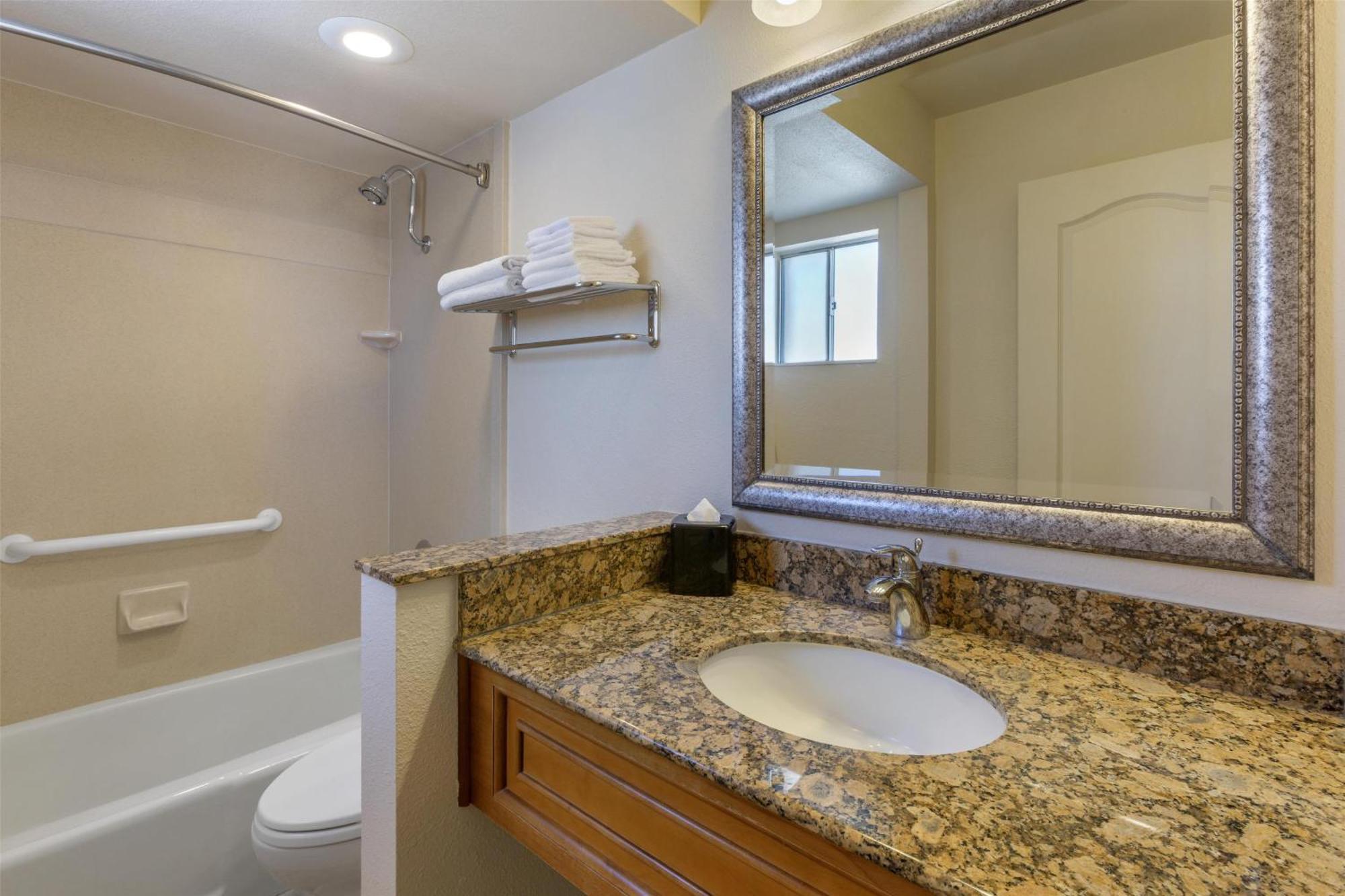 Family Suite - Non-Smoking