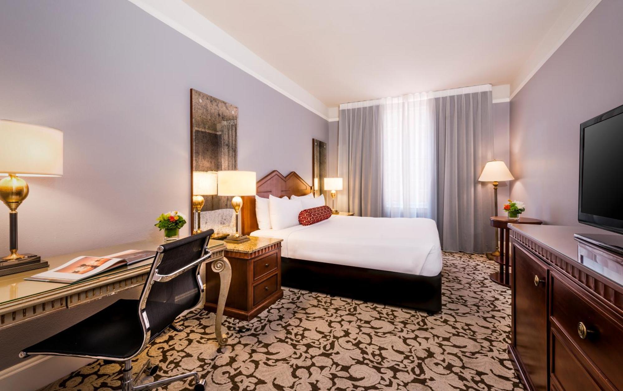 Deluxe King Room