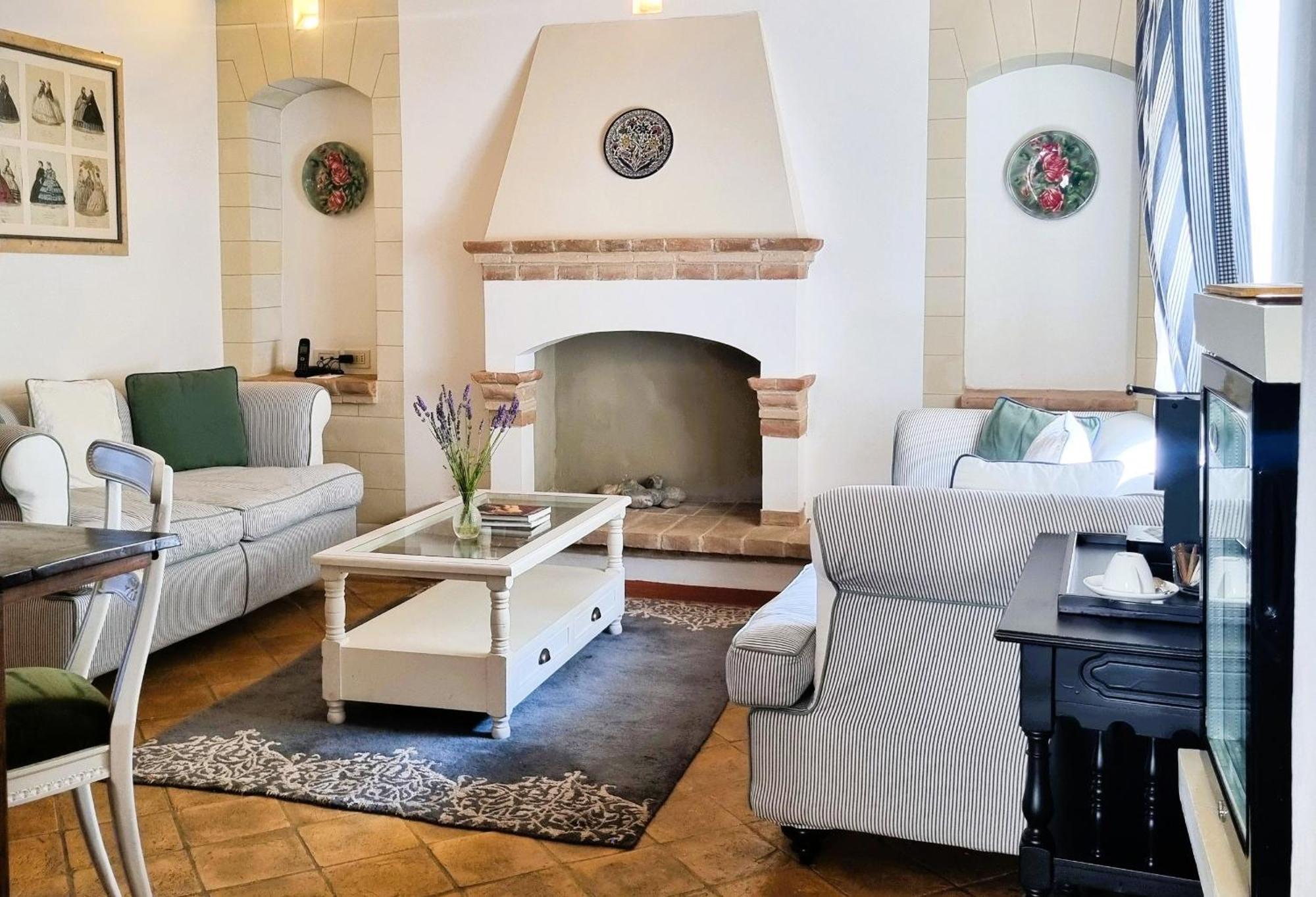 Classic Junior Suite,1695738877:JPEG