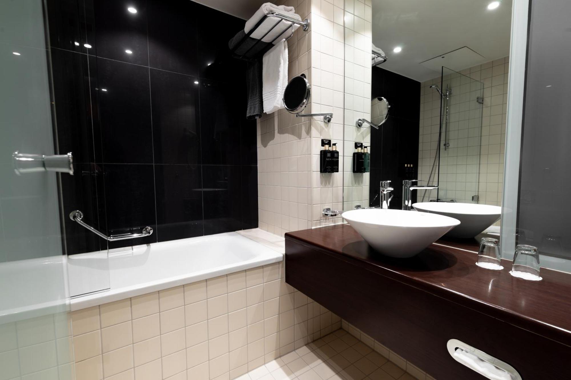 Family Room,1697804312:JPEG