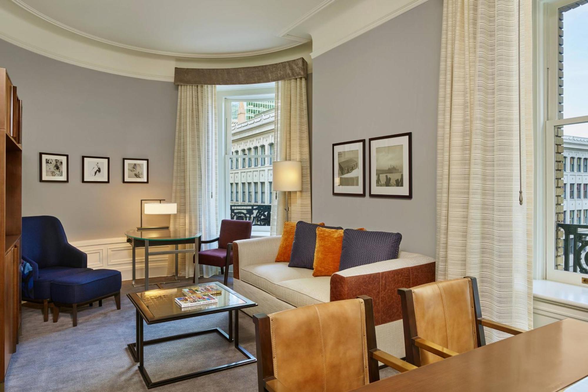 Deluxe Suite, 1 Bedroom 2 room Suite, 1 King, Sofa bed,1697820628:JPEG