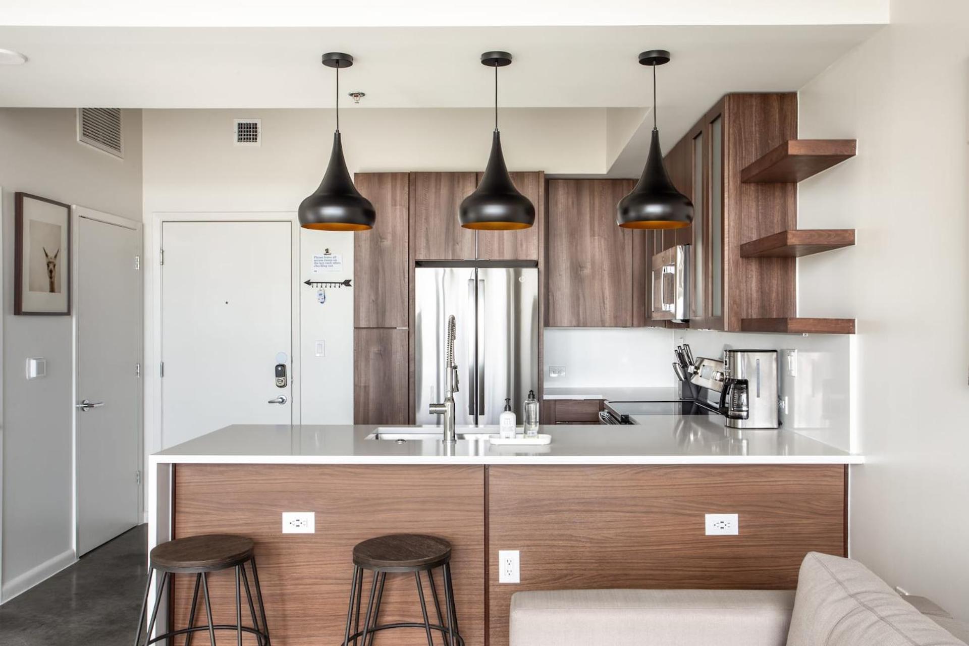 One-Bedroom Apartment with Lake View (Self Check-in with Virtual Front Desk)