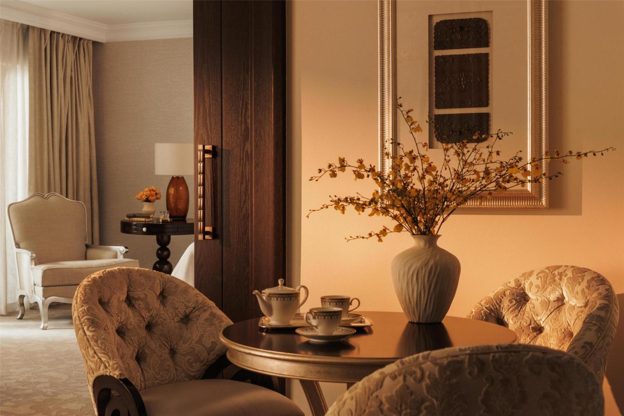 Arabian Court Executive Suite - includes DRIFT Beach Club Access, Host Service, Waterpark Access,1698880755:JPEG