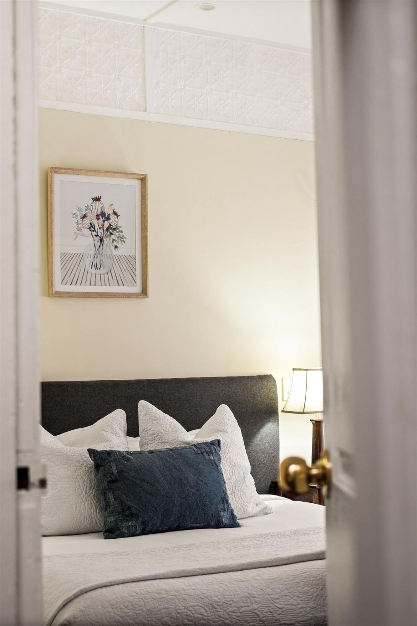 Autumn King Room