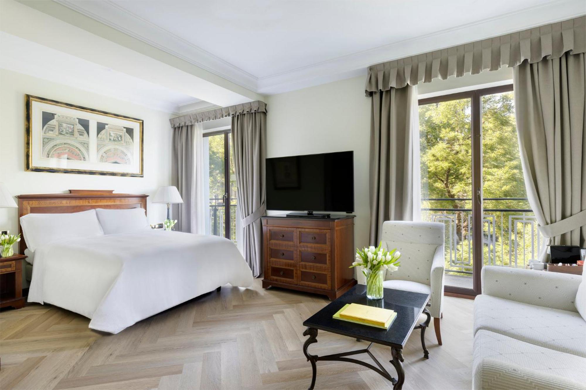 Premium Room with Club Lounge Access