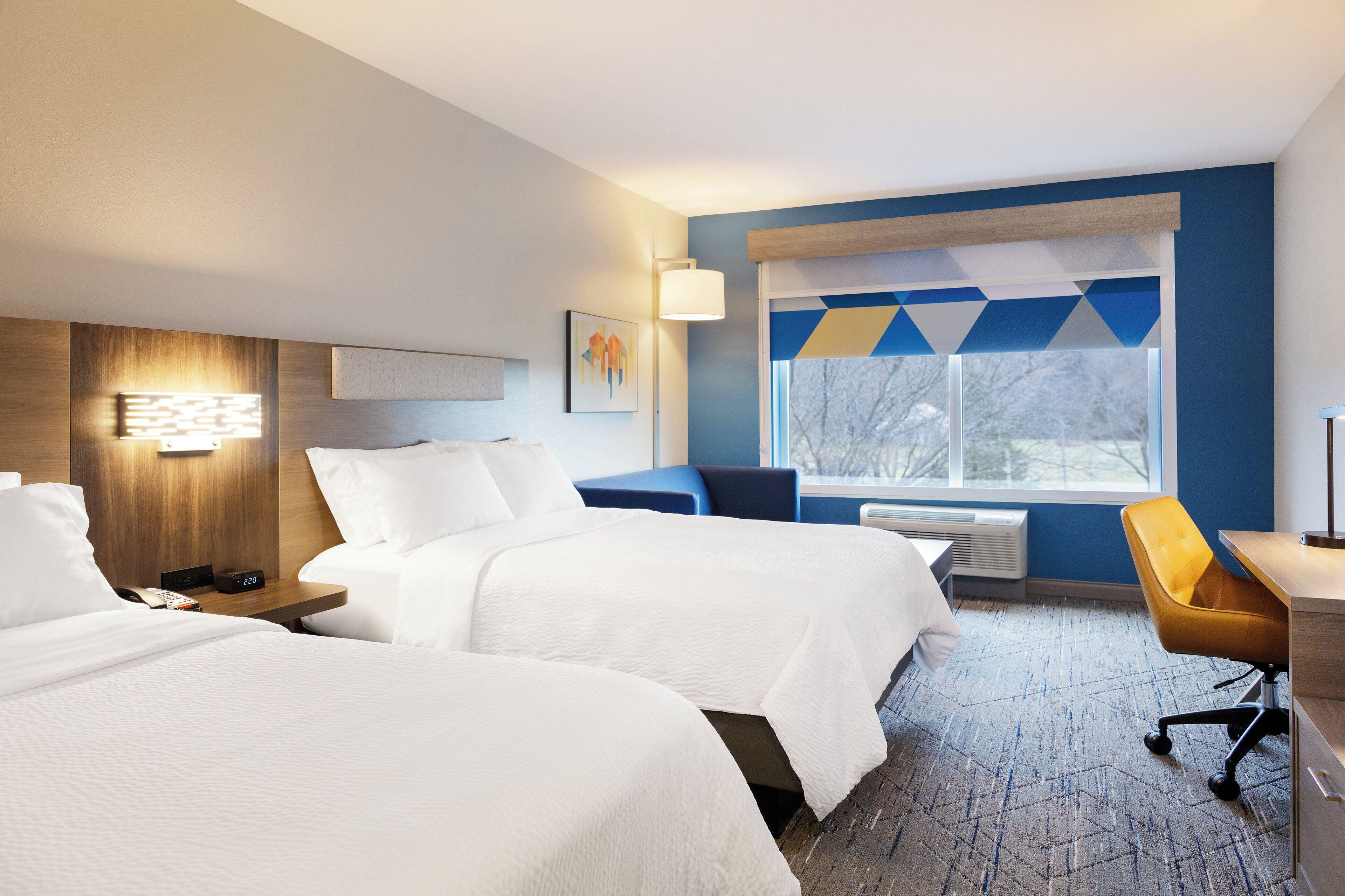 Queen Room with Two Queen Beds with Mobility Accessible Tub - Non-Smoking