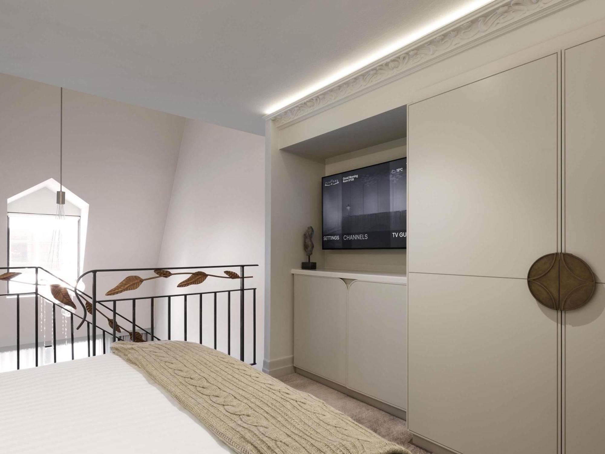 New York Style' Loft Suite with King Bed