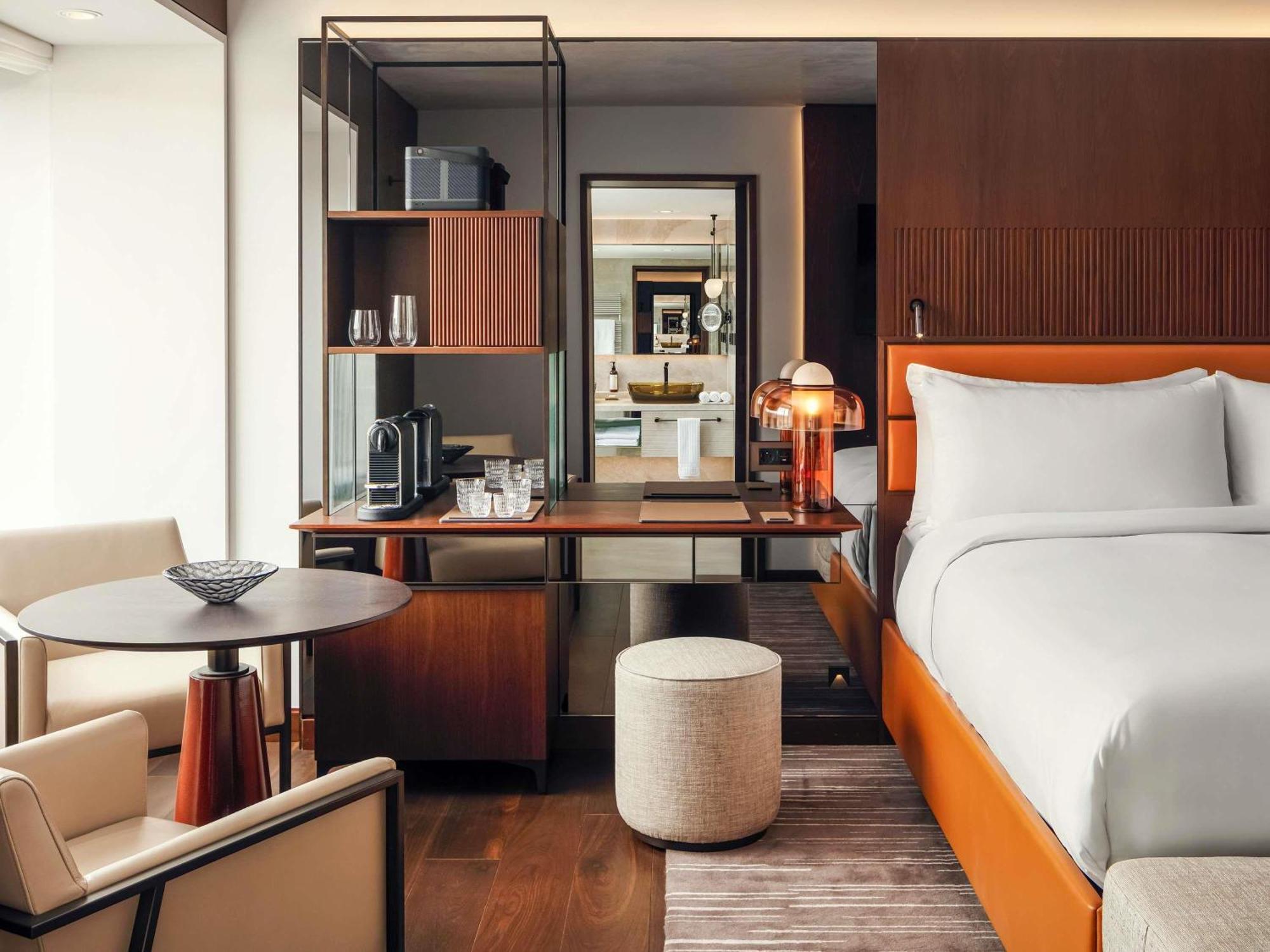 Fairmont Gold Deluxe King Room with Exclusive Lounge Access,1717033259:JPEG