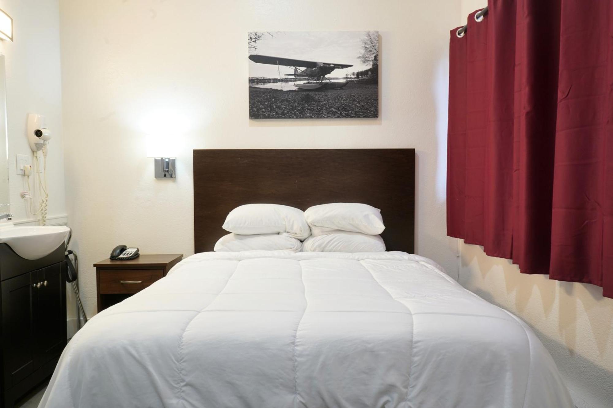 Queen Room,1717058863:JPEG